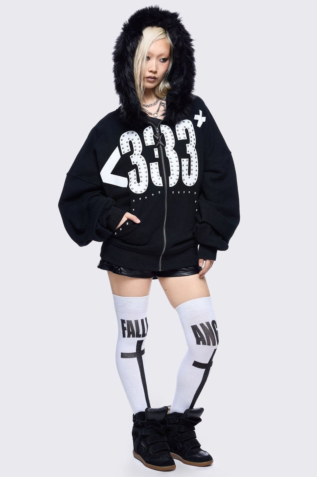 g*8様 Rosen Kreuz CROPPED 2WAY FUR HOOD M Graphic Zip Up Hoodie with Faux Fur Hood in Black | Minga London