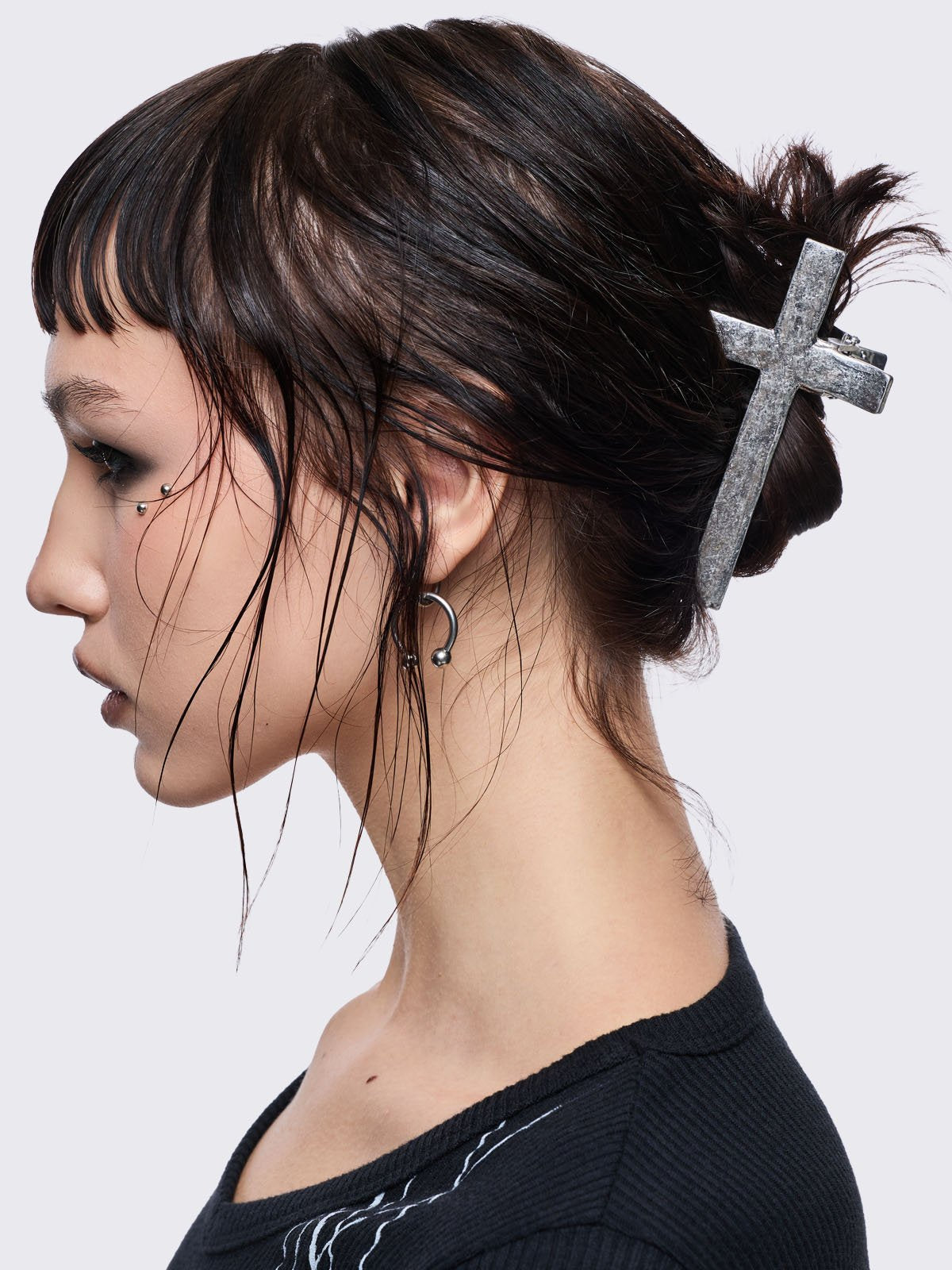 Metal hair claw clip with cross design