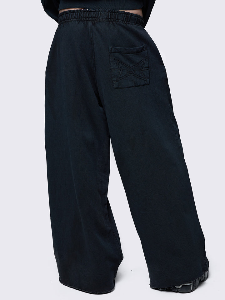 【BAON】[unisex] Minka Banding Track Bermuda Sweatpants Tracksuits, Joggers & Sweatpants - Grunge & Y2K Clothing