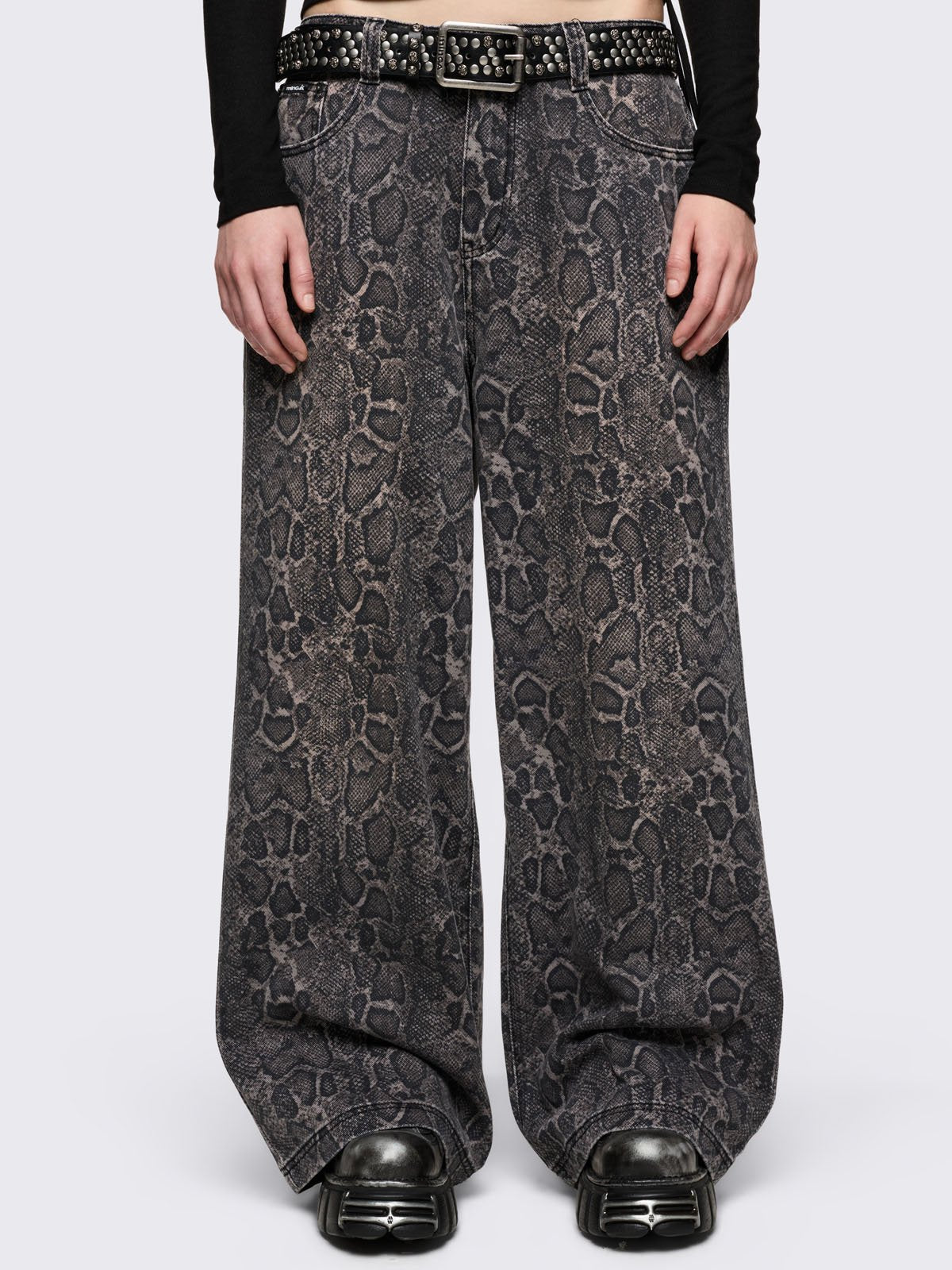 Baggy wide leg jeans with grey snake print. 