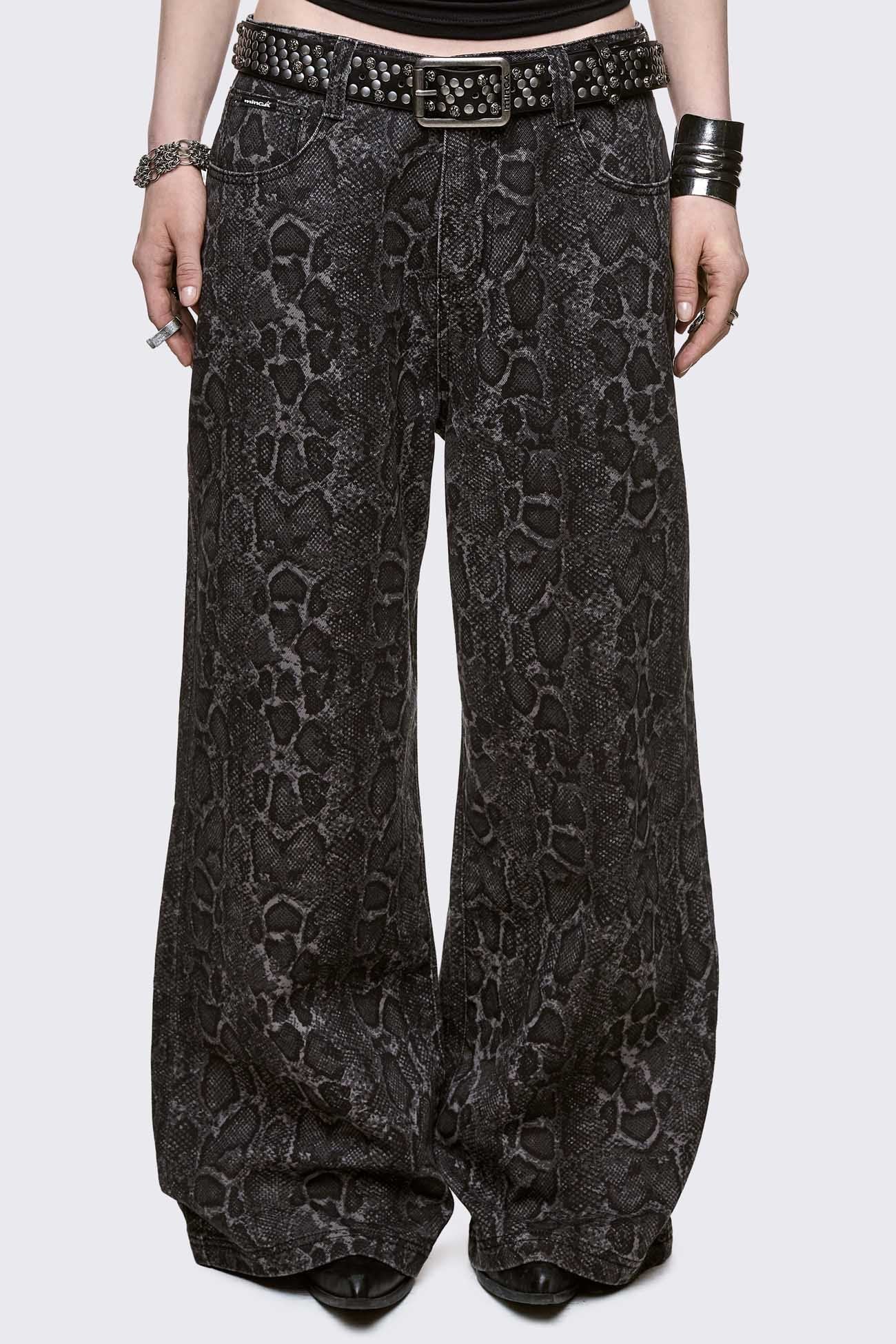 Baggy wide leg jeans with grey snake print. 