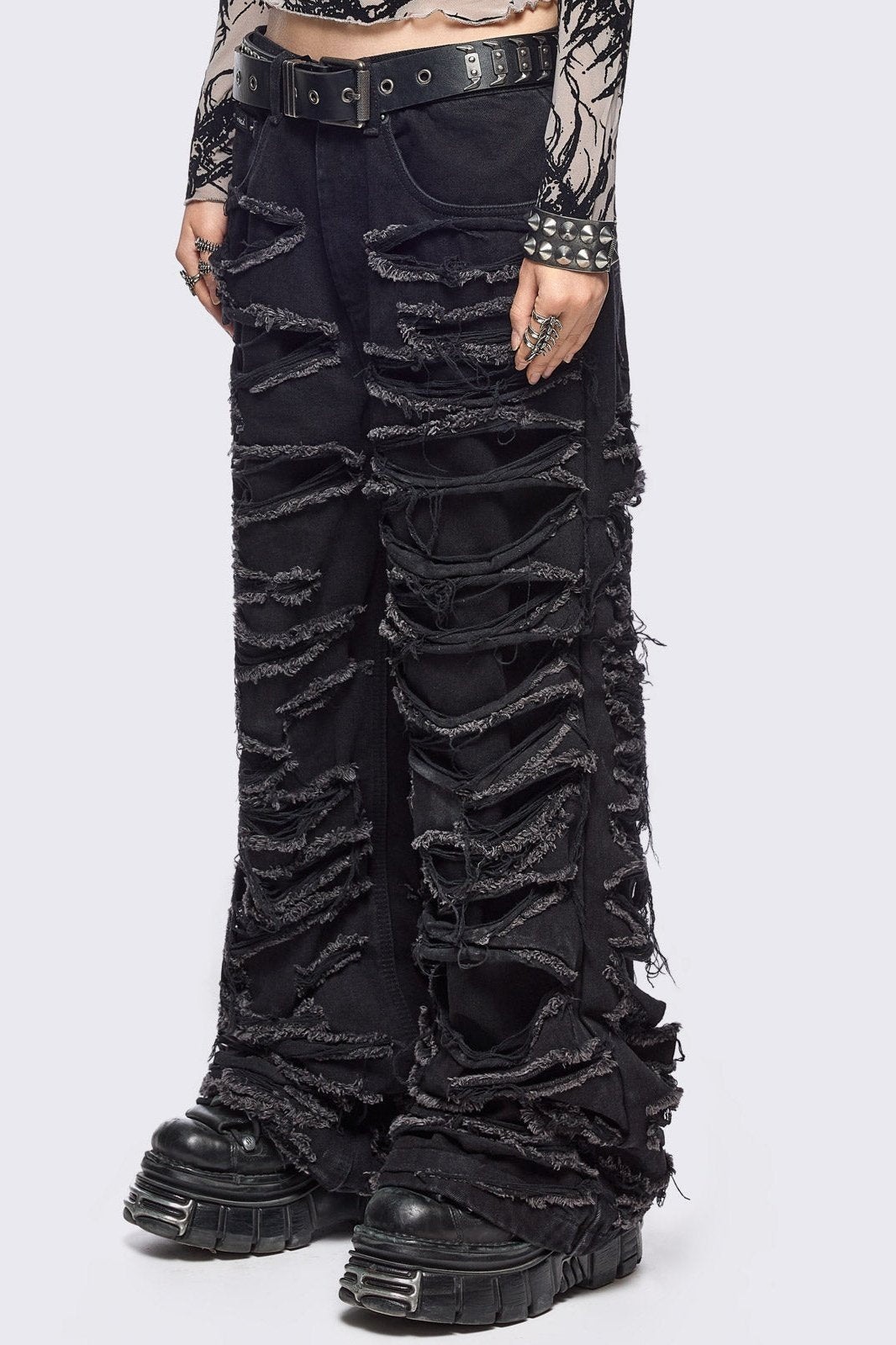 Slashed Distressed Baggy Jeans in Black | Minga London