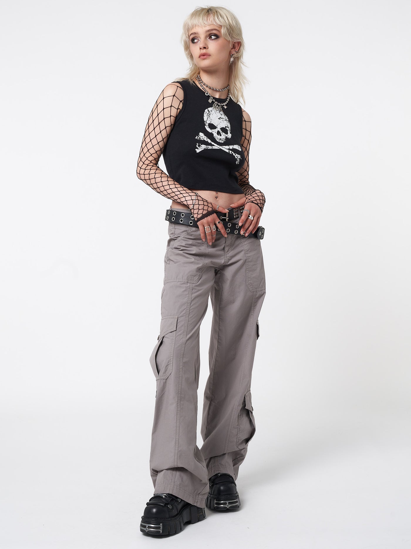 Vest top in black with skull crossbones front print