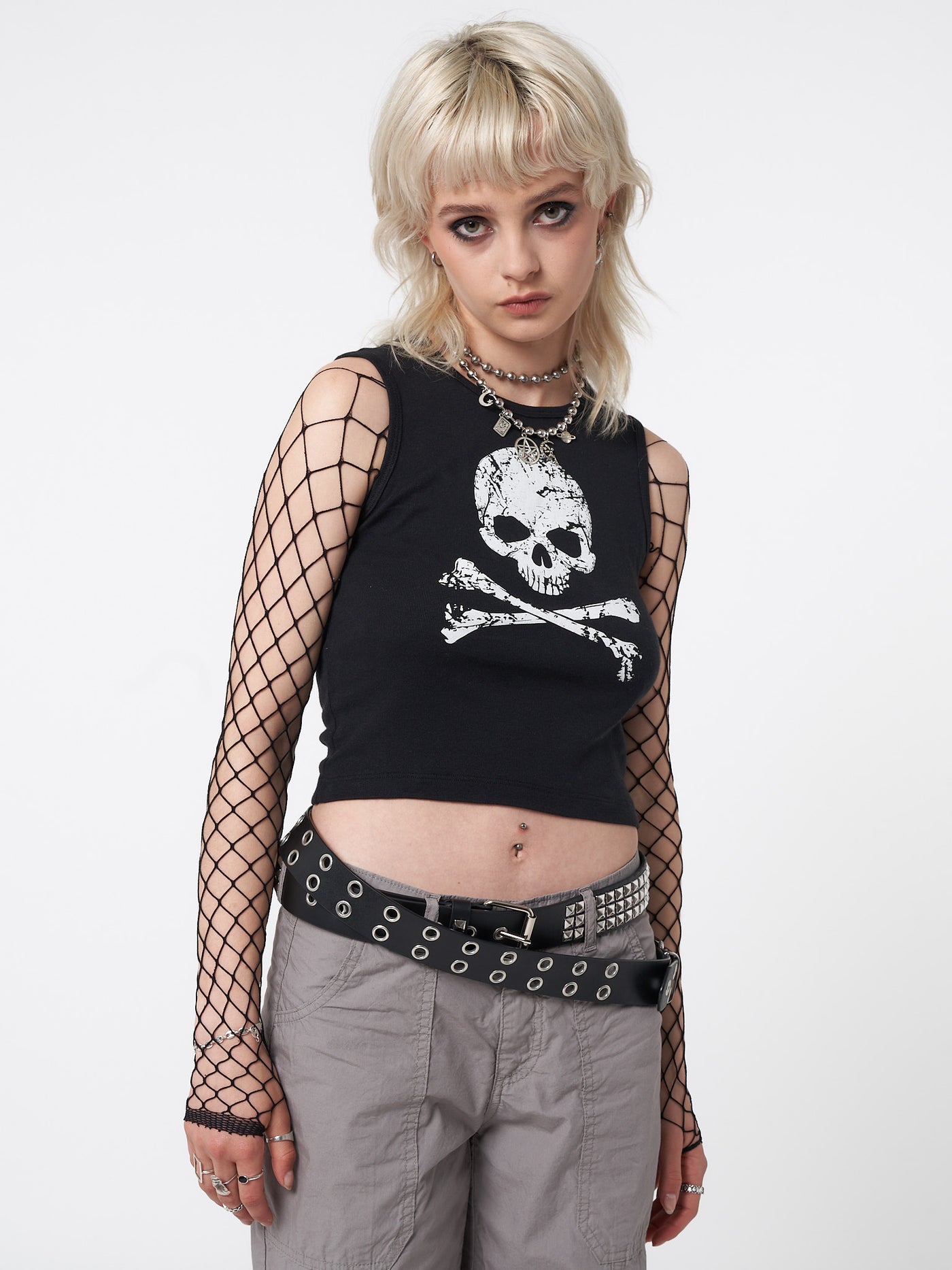 Vest top in black with skull crossbones front print